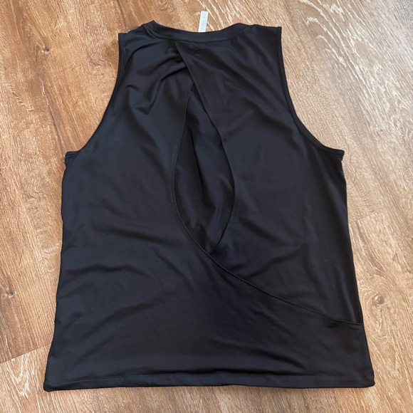 Fabletics Dry-Flex Open Back Tank - Picture 5 of 8